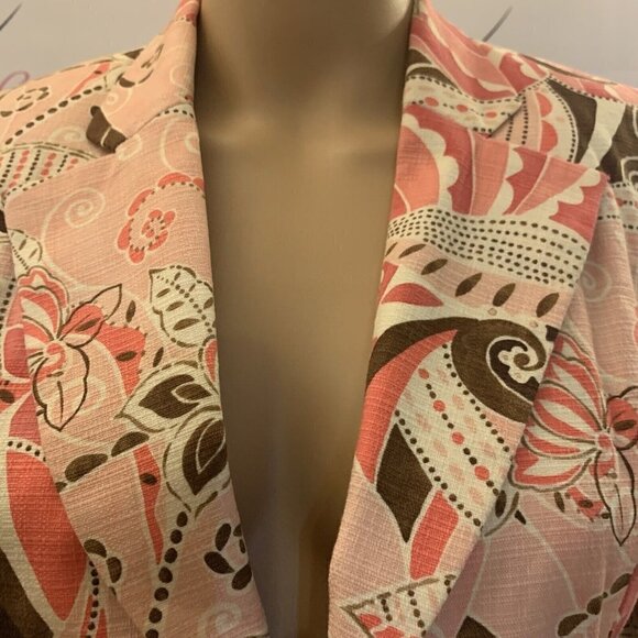 Nine & Company. Size 4P. Cotton/Spandex. Hook Closure 3/4 Sleeve Jacket. B85. - Picture 2 of 4